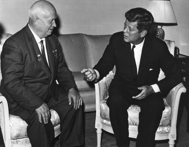 소련 니키타 후르쇼프 수상과 미국 케네디 대통령.(왼쪽부터)